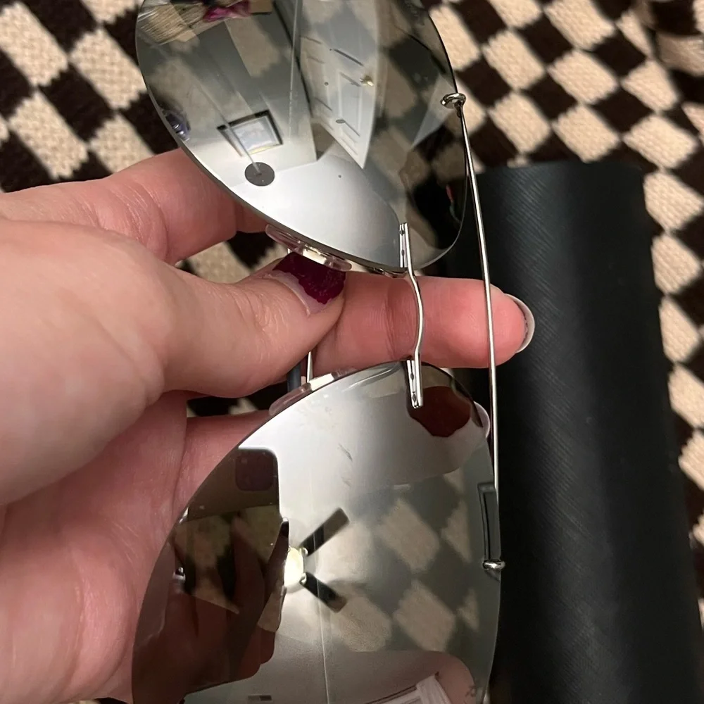 Prada sunglasses - Picture 3 of 3